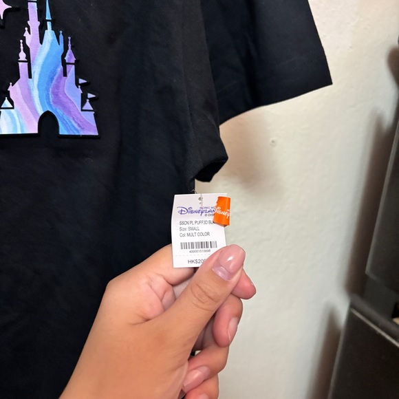 NWT Disney Hong Kong Graphic T Shirt Size Small - Picture 2 of 4
